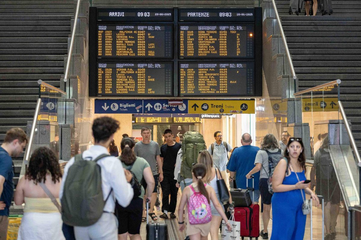 Sciopero treni 7 e 8 luglio 2025: orari, fasce garantite e come chiedere il rimborso