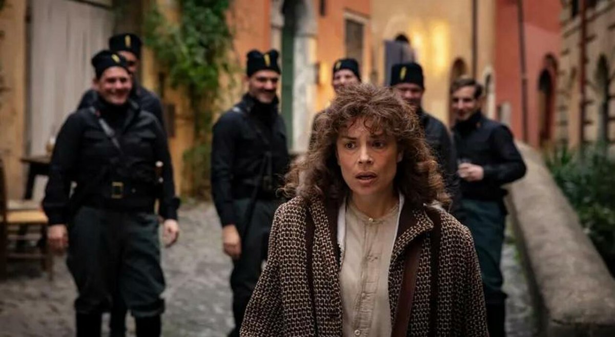Micaela Ramazzotti è Elena del Ghetto, il film sulla donna che sfidò fascismo e occupazione nazista a Roma