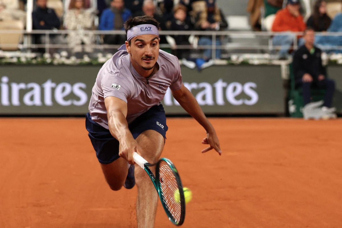 Roland Garros 2025, Sonego fuori al primo turno: Shelton vince in cinque set
