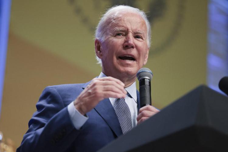 Presidente Joe Biden firma legge contro shutdown