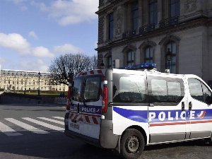 parigi furto parigi furto
