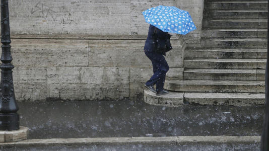 Maltempo temporali e venti forti : allerta Lombardia e Veneto