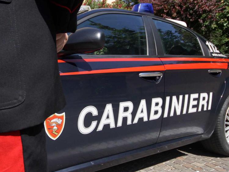 Cairate: Giovane di 26 anni ucciso a coltellate nella sua casa