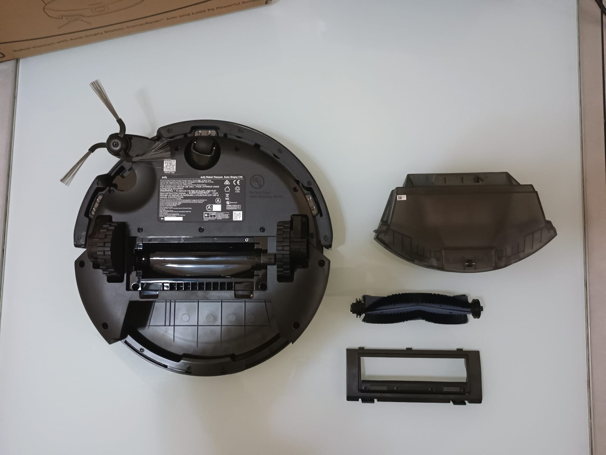 Recensione Eufy C10: il robot aspirapolvere ultra compatto ed economico