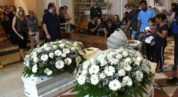 Funerali tragici dei bambini annegati a Manfredonia: Appello dell