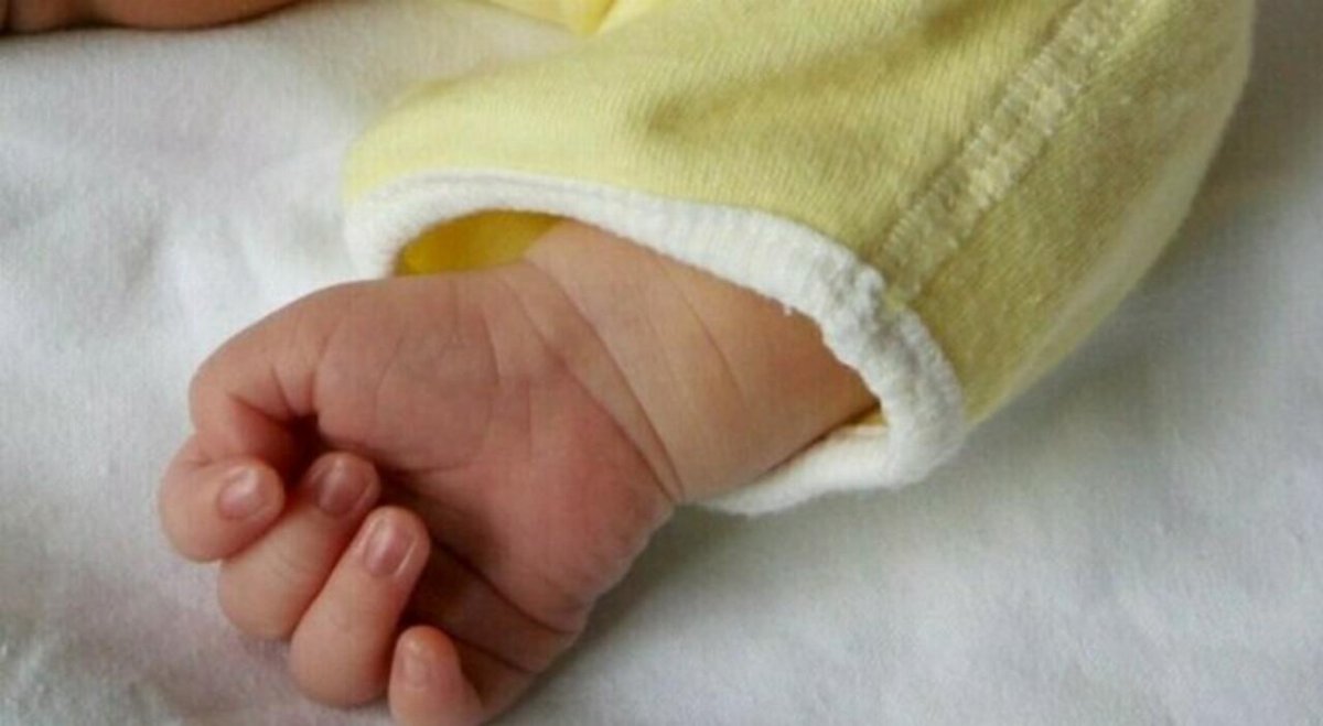 Bambino di due anni trovato senza vita nel letto a Ottana, annullati i festeggiamenti