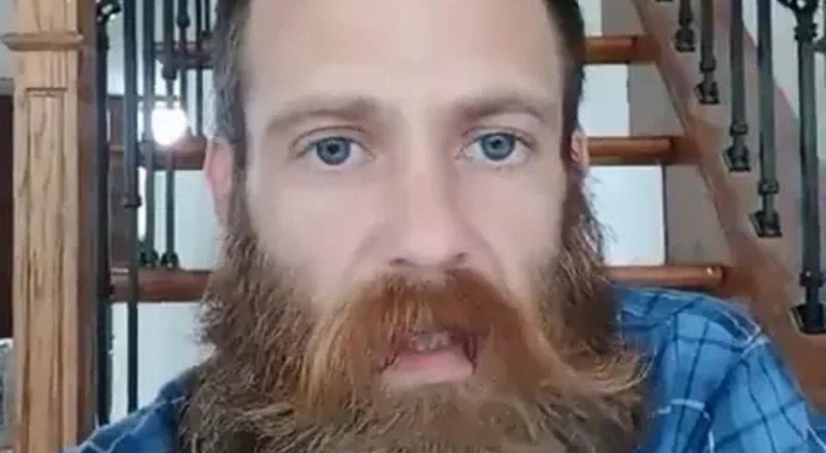 Bug Hall lascia Hollywood: vita in camper con la famiglia e fede cattolica al centro