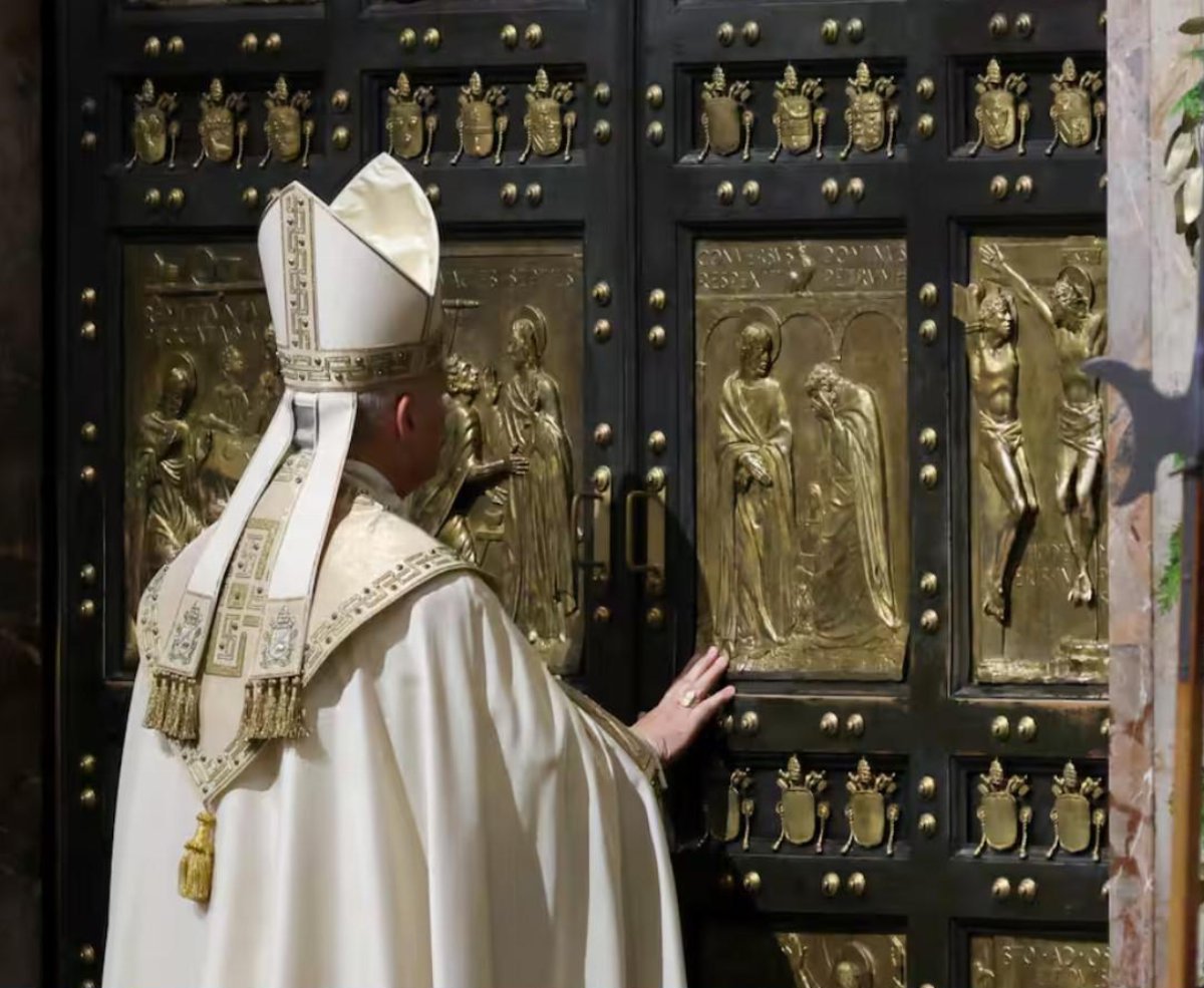 Giubileo 2025, Papa Leone XIV chiude la Porta Santa a San Pietro Giubileo 2025, Papa Leone XIV chiude la Porta Santa a San Pietro
