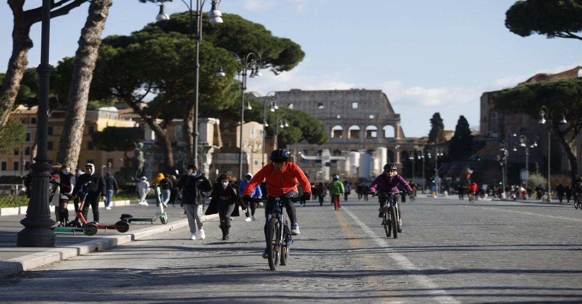 Domenica ecologica a Roma, blocco alle auto: orari e mappa zone