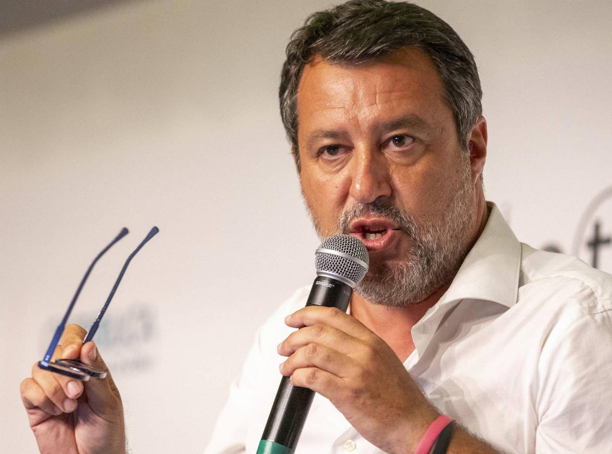 Salvini ribadisce la leadership della Lega e attacca Zelensky: Così si rischia la disfatta