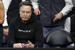 musk contro musk contro