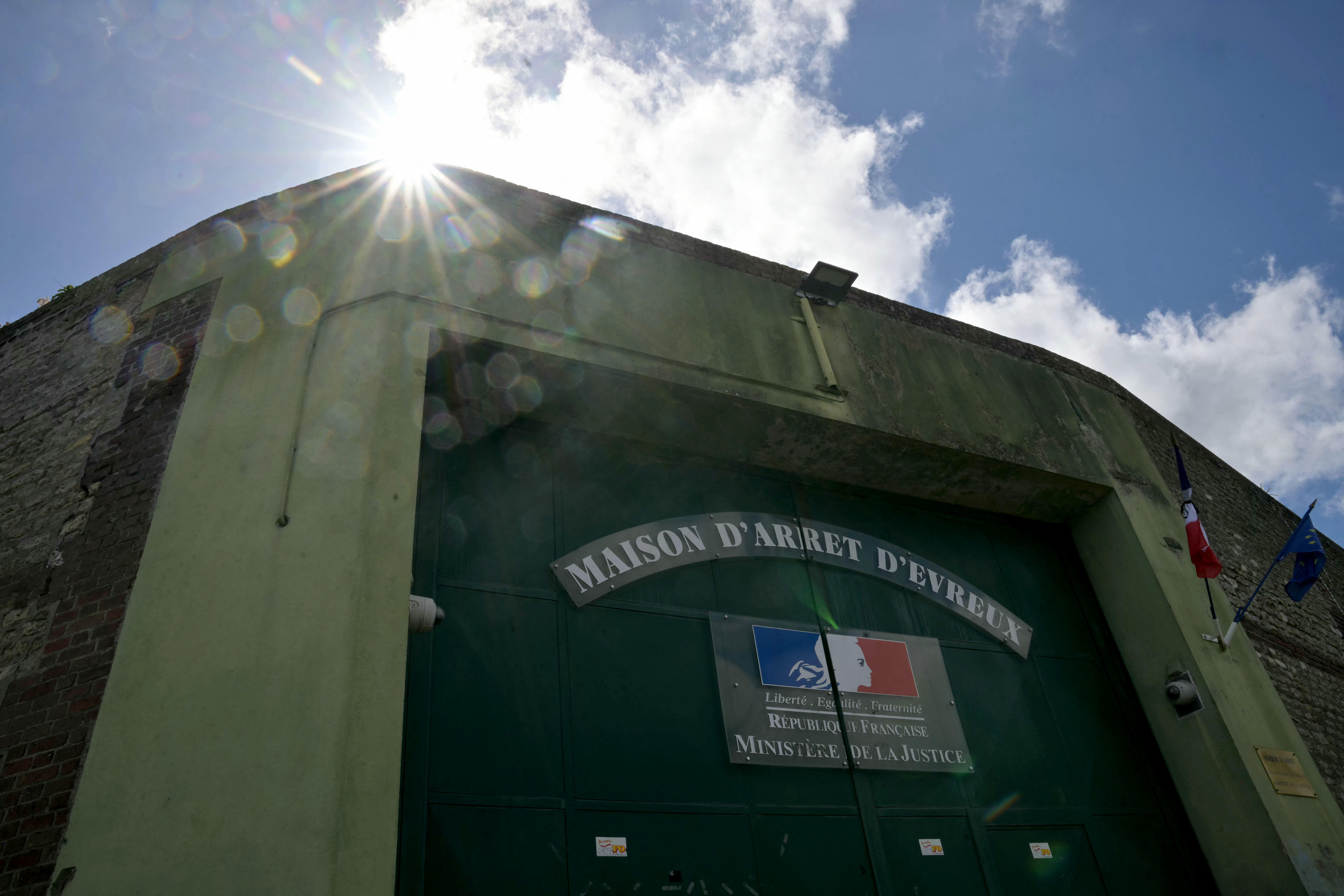 caccia evaso caccia evaso