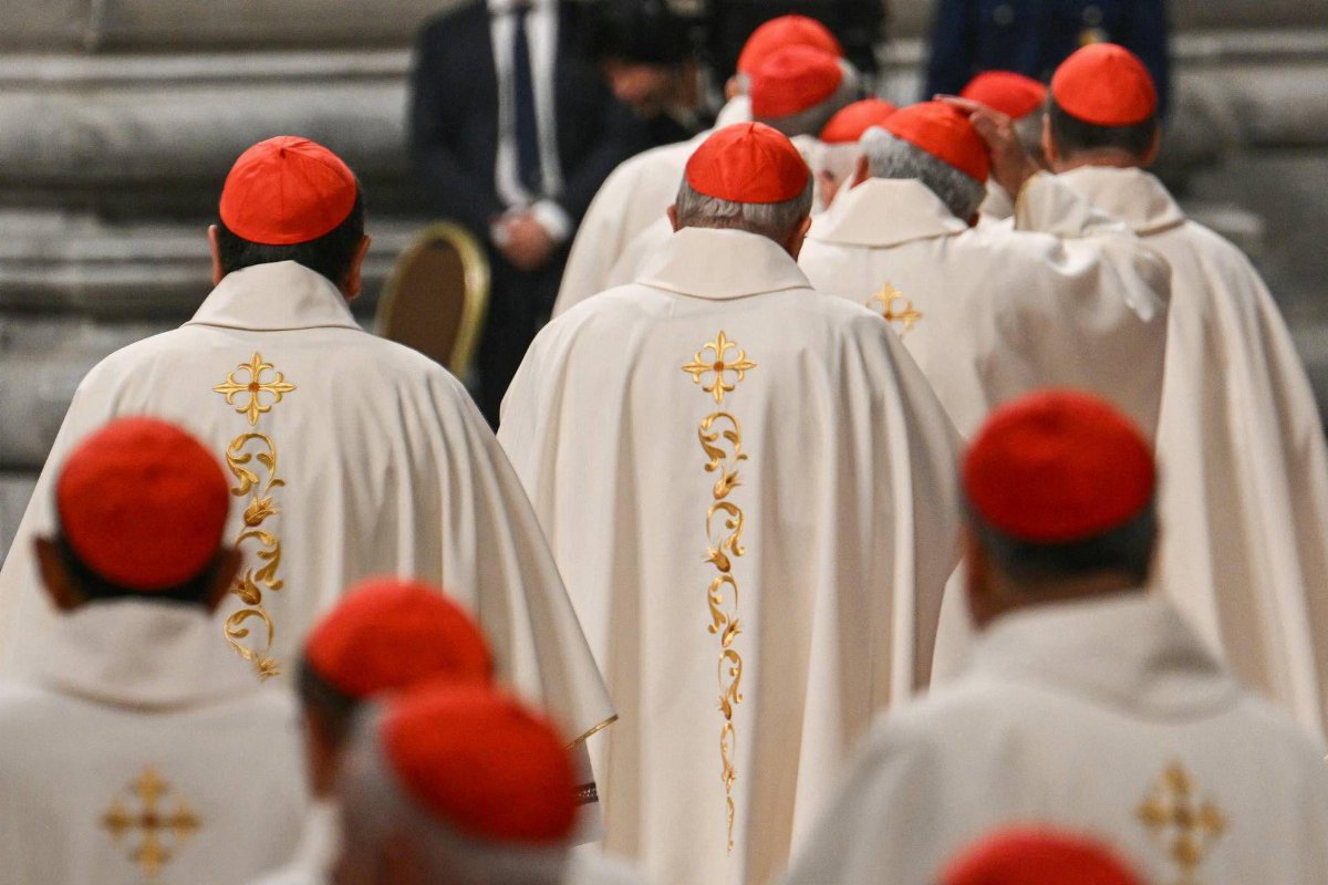 Conclave: Parolin in testa al sondaggio tra i vaticanisti con il 38% di probabilità