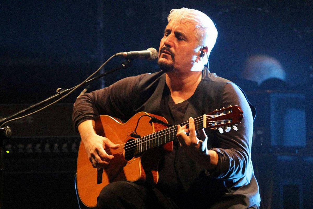 Pino Daniele, concerto-evento a Napoli: tutti gli ospiti e le canzoni in omaggio al cantautore