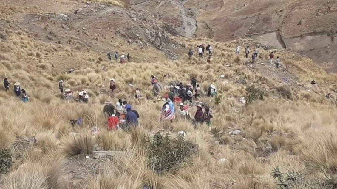 In Bolivia autobus in burrone : 23 morti