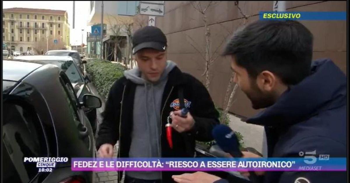 Fedez e la speranza di riconciliazione con Chiara Ferragni: il rapper risponde con ironia