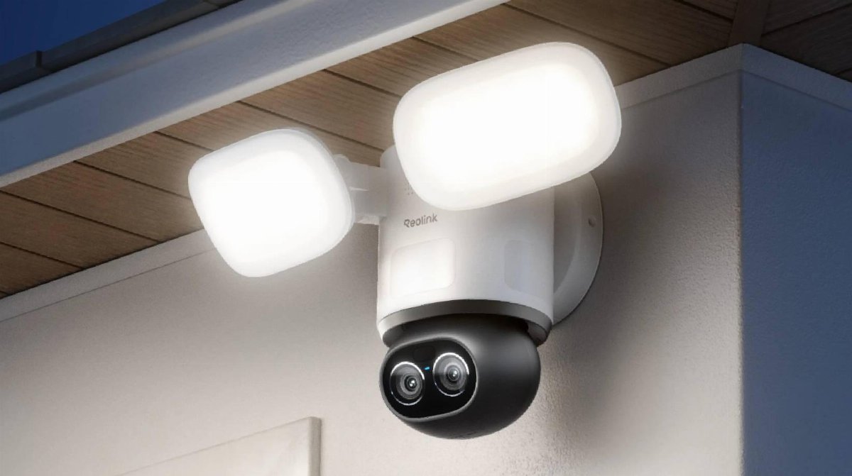 Reolink TrackFlex Floodlight WiFi con copertura a 360°