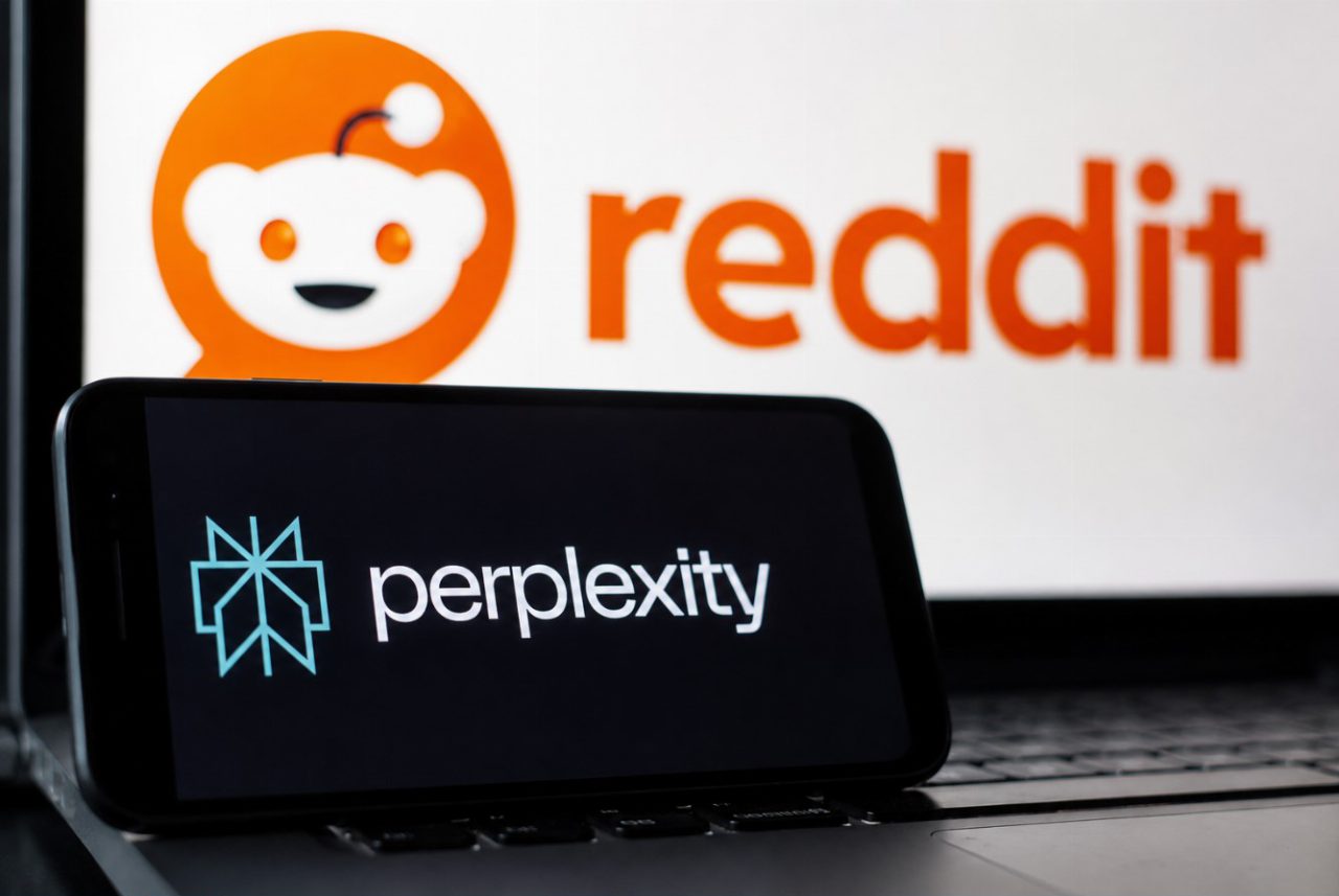 Reddit contro Perplexity AI, la causa sullo scraping dei contenuti prosegue a New York