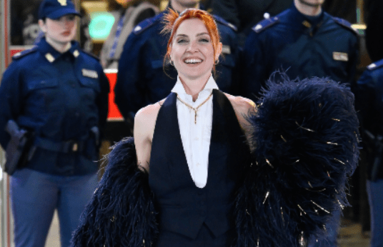 noemi incanta noemi incanta