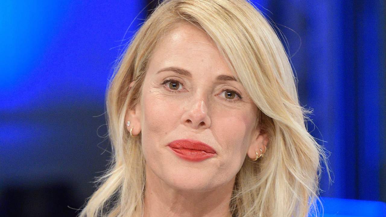 Alessia Marcuzzi: Un Weekend di Relax a Capri Senza Compagni, Ma con Amiche e Progetti