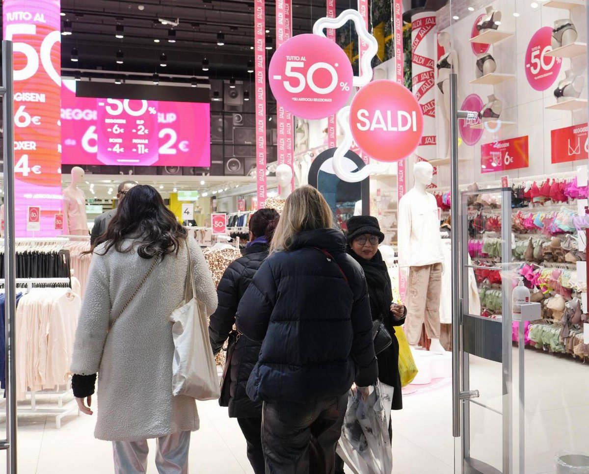 Saldi invernali 2026: calendario regionale e date di avvio da gennaio