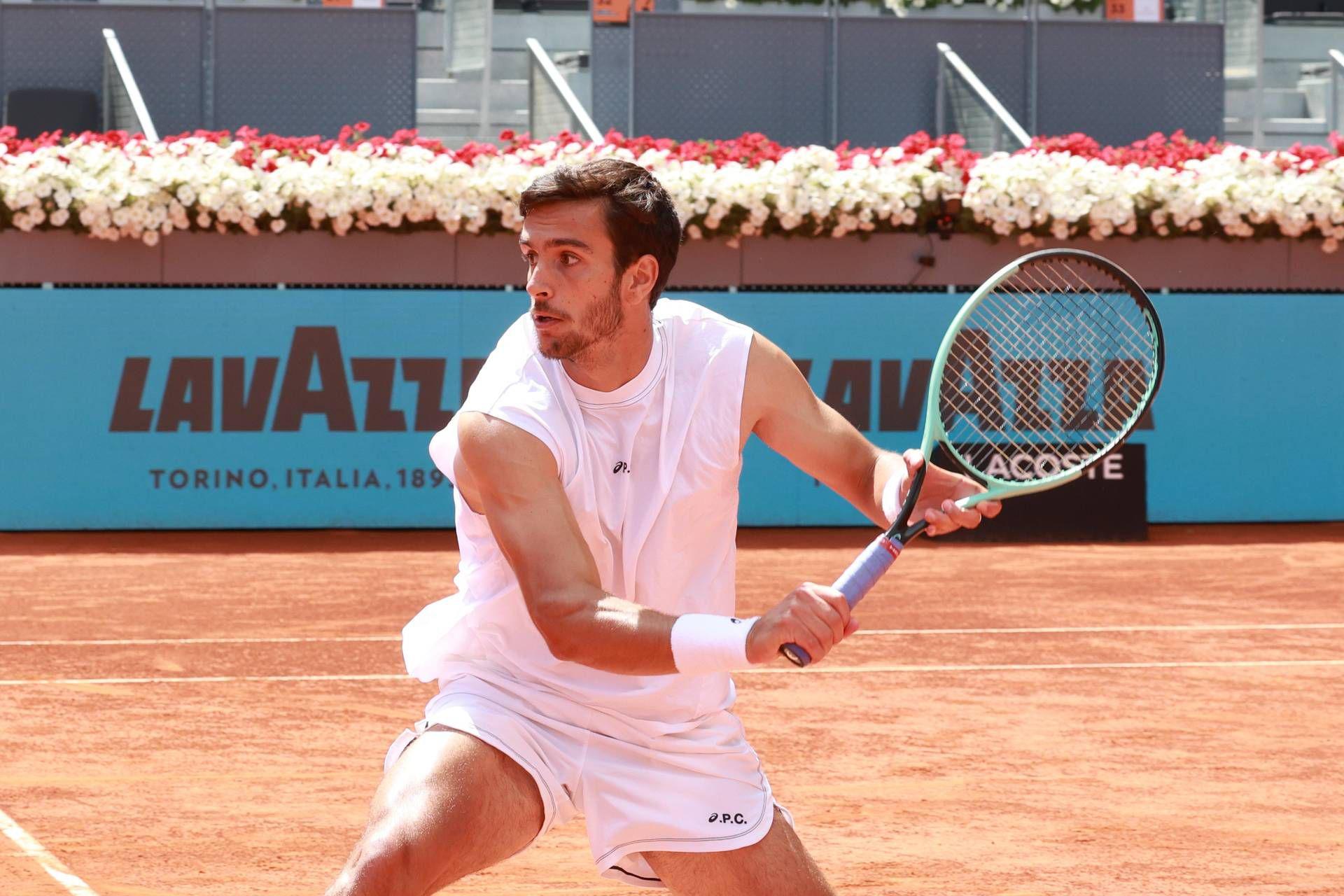 Lorenzo Musetti vola in semifinale al Masters 1000 di Madrid: ora sfida con Draper Lorenzo Musetti vola in semifinale al Masters 1000 di Madrid: ora sfida con Draper