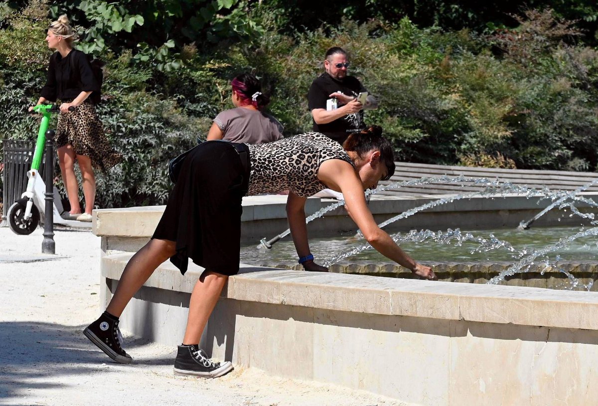 Meteo, caldo record in Italia: oggi allerta massima in 20 città con bollino rosso