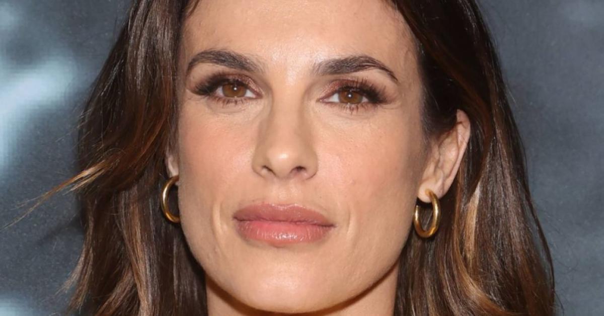 Elisabetta Canalis difende la Polizia dopo gli scontri di Pisa