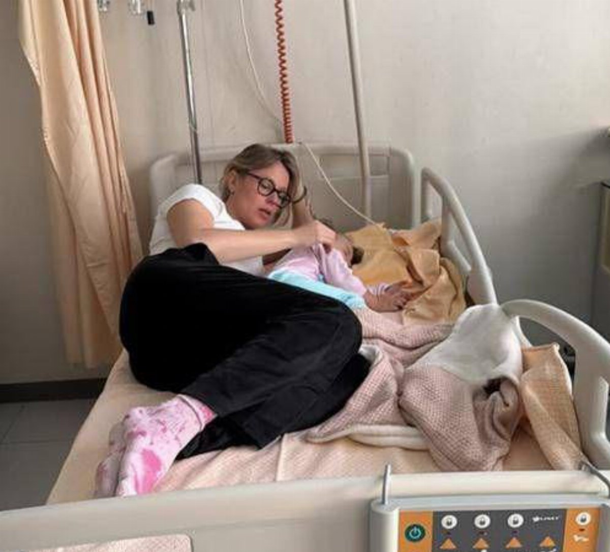 Federica Pellegrini in ospedale con la figlia Matilda: nuova crisi di convulsioni febbrili