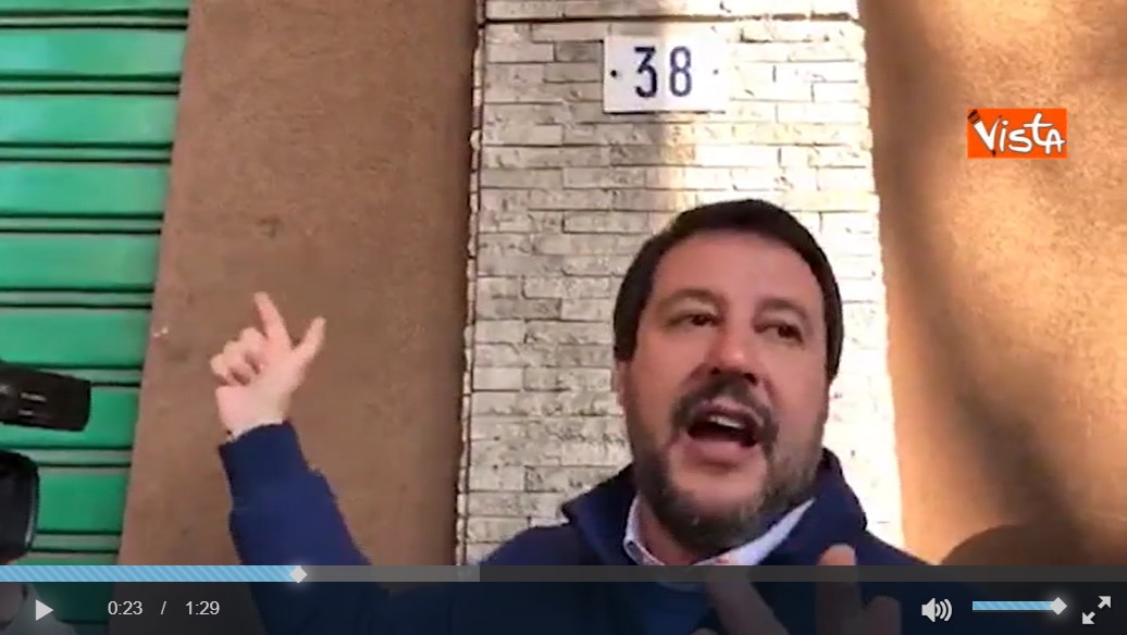Qui si spaccia e va chiuso! Matteo Salvini denuncia i titolari di un self-service h24