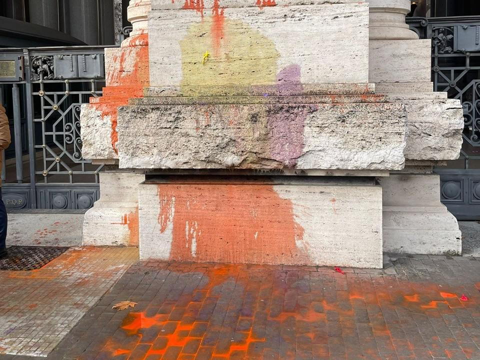 imbrattata facciata imbrattata facciata