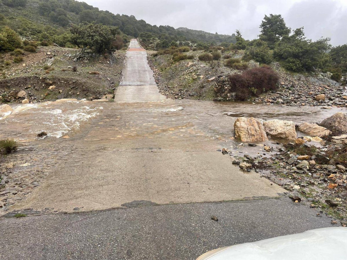 Allerta rossa in Sardegna e Sicilia: evacuazioni, strade chiuse e trasporti ridotti per il ciclone Harry
