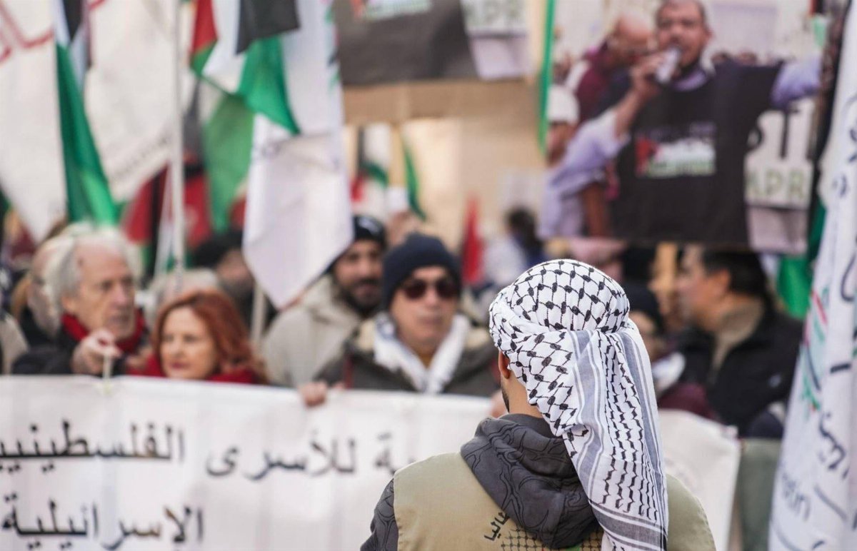 Milano, cronista insultata al corteo pro Palestina: scatta la solidarietà bipartisan Milano, cronista insultata al corteo pro Palestina: scatta la solidarietà bipartisan