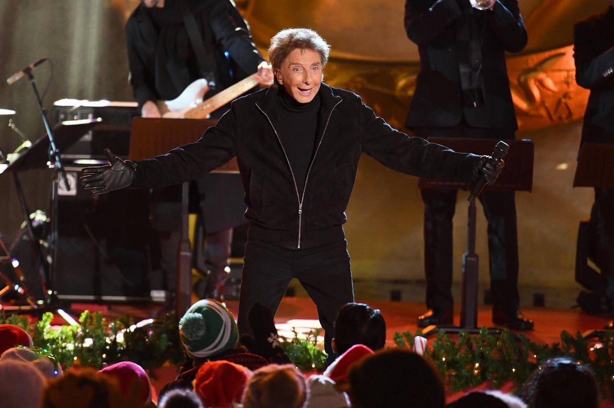Barry Manilow costretto a fermarsi: ho un tumore al polmone sinistro