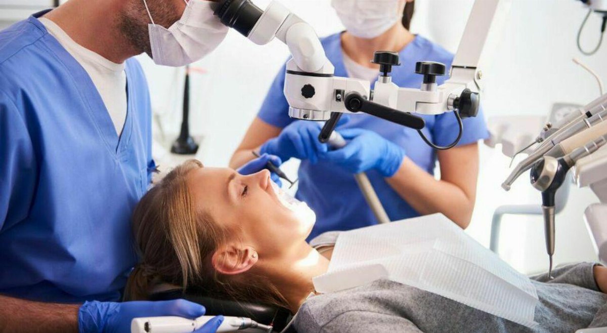 Undici denti estratti e protesi sbagliate, condannati due odontoiatri