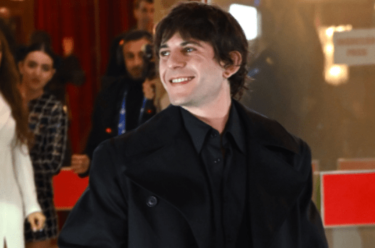 Chi è Rkomi che a Sanremo 2025 presenta Il ritmo delle cose