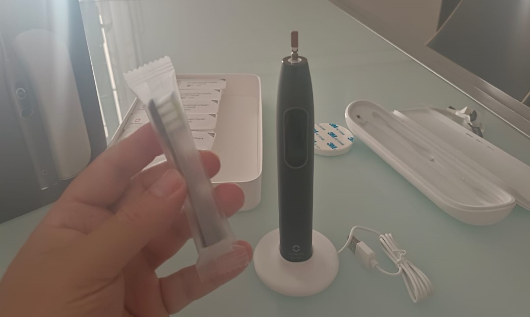 Recensione Spazzolino Elettrico Oclean X Pro Elite: Super silenzioso fino a 35 giorni di durata