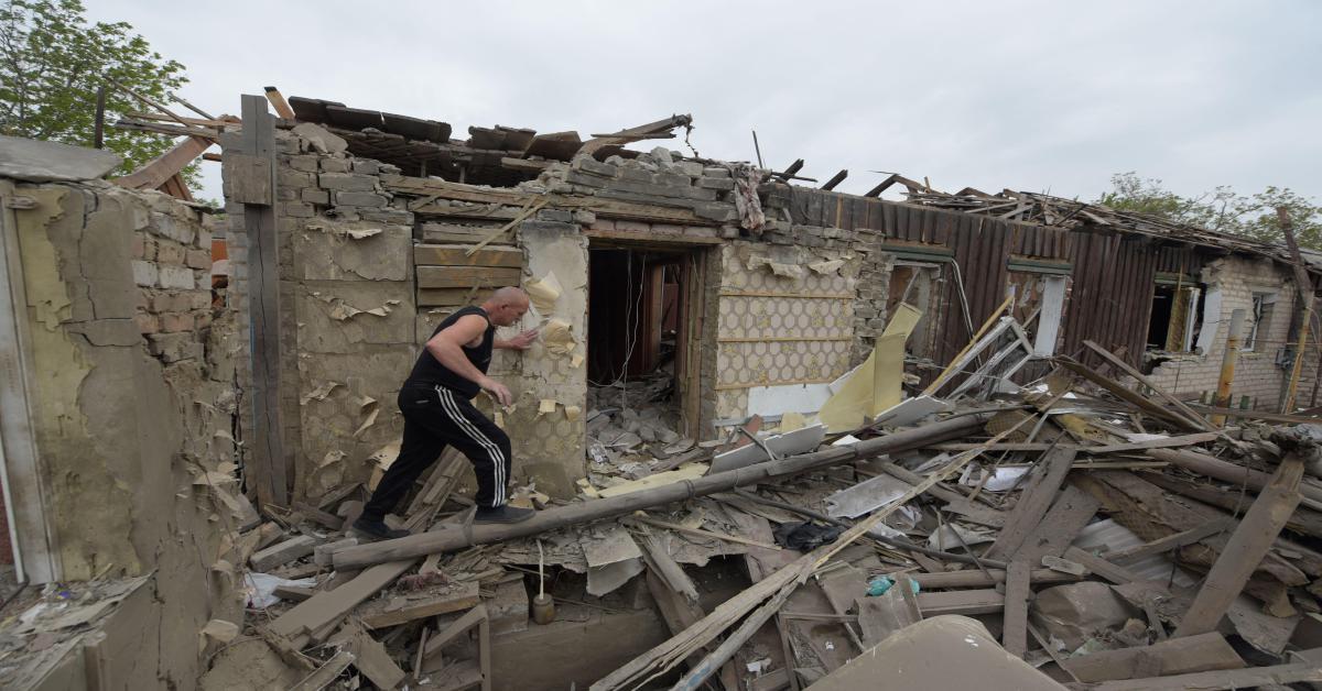 Ucraina - colpito hotel Mykolaiv - Russia: Conquistato villaggio in oblast Donetsk