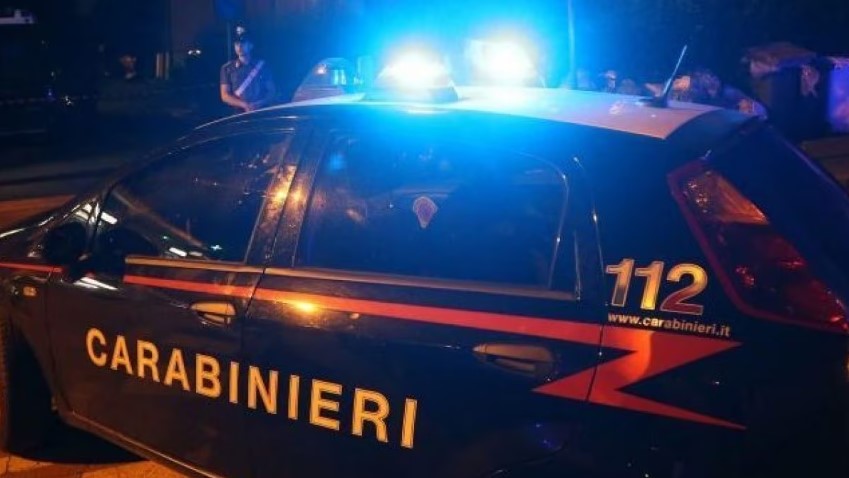 Violenta aggressione a Napoli: Fidanzati picchiati e rapinati, un braccio spezzato