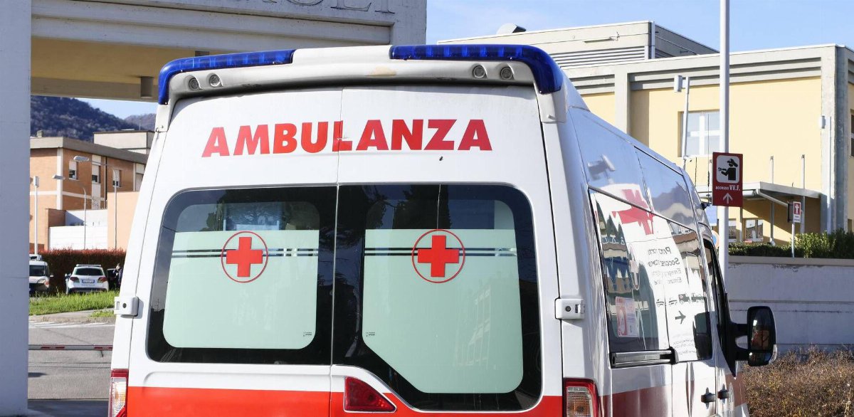 Tragedia a Lucca: 81enne muore folgorato mentre lavora nel suo terreno a Segromigno