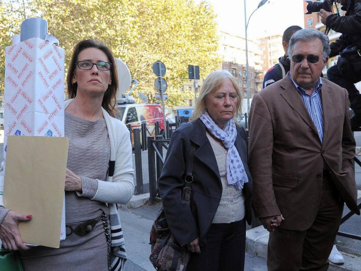 È morto Giovanni Cucchi, il padre di Stefano e Ilaria: Ha dato voce a suo figlio È morto Giovanni Cucchi, il padre di Stefano e Ilaria: Ha dato voce a suo figlio