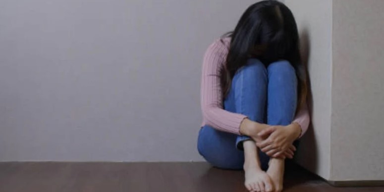 Sotto casa con un coltello per parlare! 17enne perseguitata da due anni a Torino