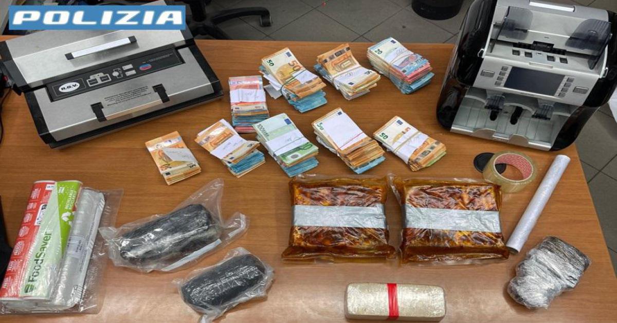Cronaca | Milano - 70mila euro e 5 kg di droga nella soppressata: 2 arresti