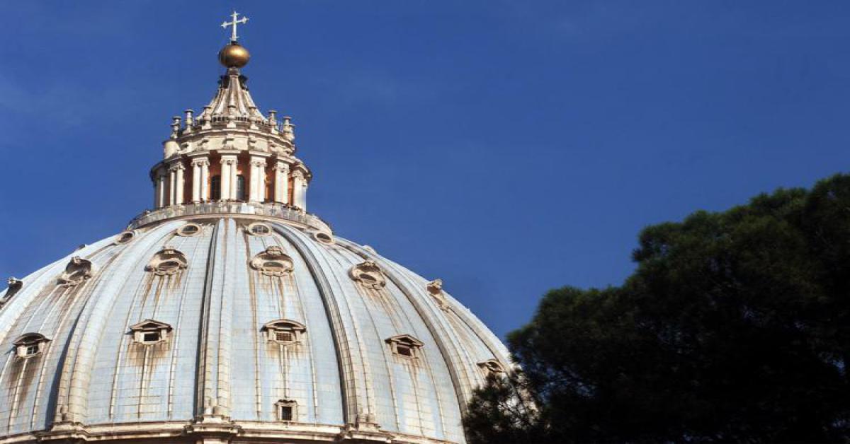 Vaticano: Teoria gender pericolosissima, no a maternità surrogata