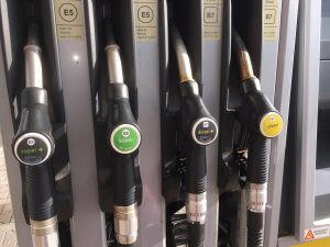 Caro Carburanti : buoni benzina da 200 euro esentasse fino a fine 2023