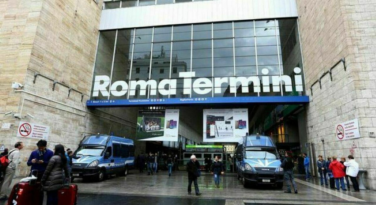 Due violente aggressioni vicino a Roma Termini: uomo in fin di vita e rider ferito