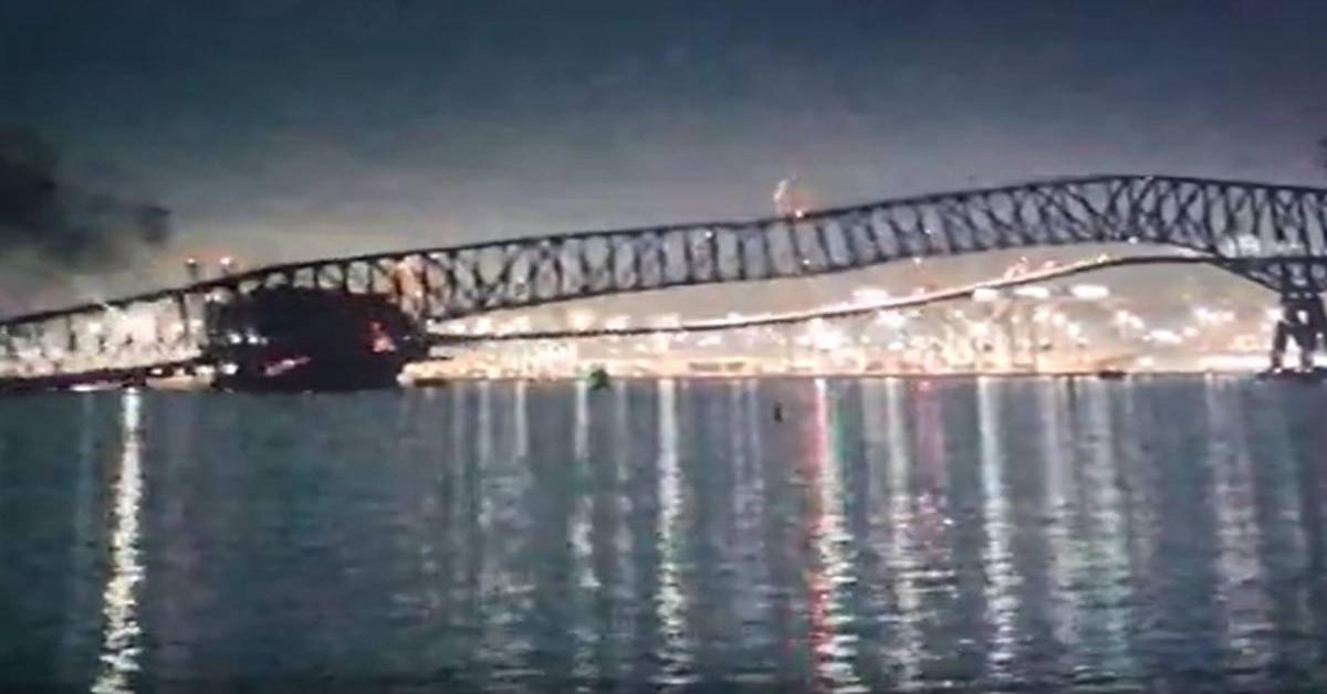 Video Crollo Ponte Baltimora: Nave Cargo Provoca Caduta Veicoli in Acqua
