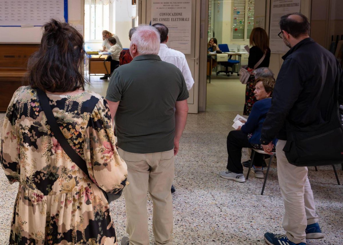 Affluenza alle Comunali 2025 al 13,55% alle 12: urne aperte oggi e domani in 117 comuni