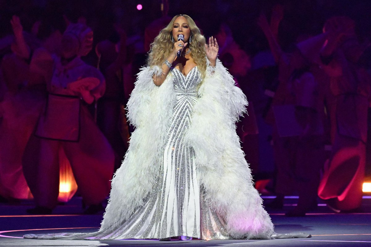 Mariah Carey incanta alle Olimpiadi invernali 2026 con oltre 300 carati di diamanti