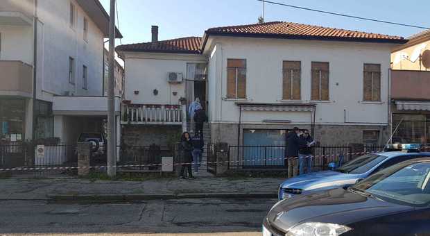 La facciamo finita, Tino Bellinello uccide la moglie e poi si spara: la coppia era d'accordo